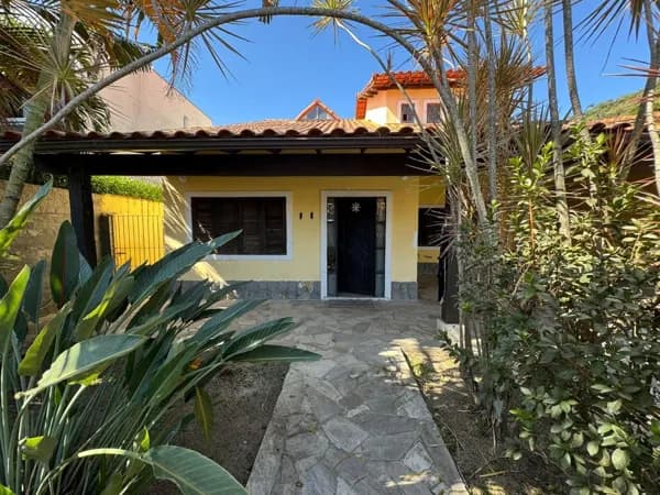 Casa em Niterói - Piratininga