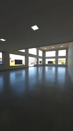 Salão Comercial Disponível para Venda no Bairro Santa Cruz em Americana