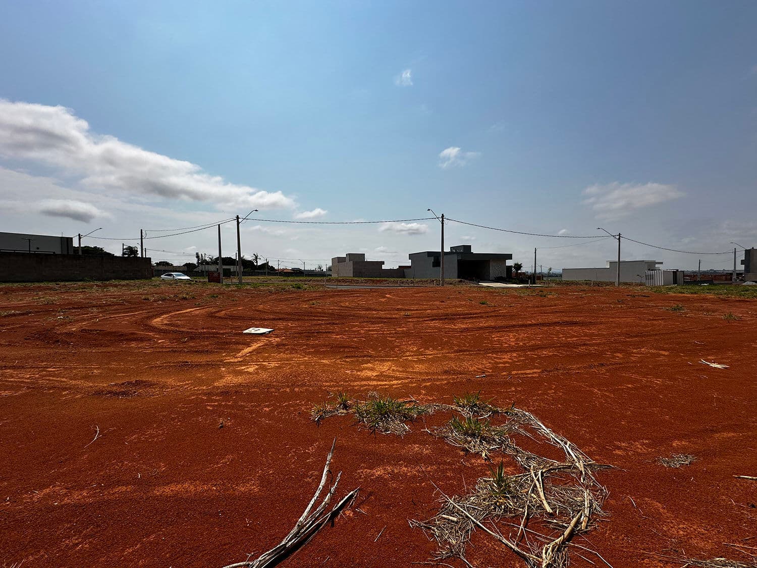 Terreno em Condomínio em Nova Odessa de 570 metros abaixo de R$ 1.000 o metro.