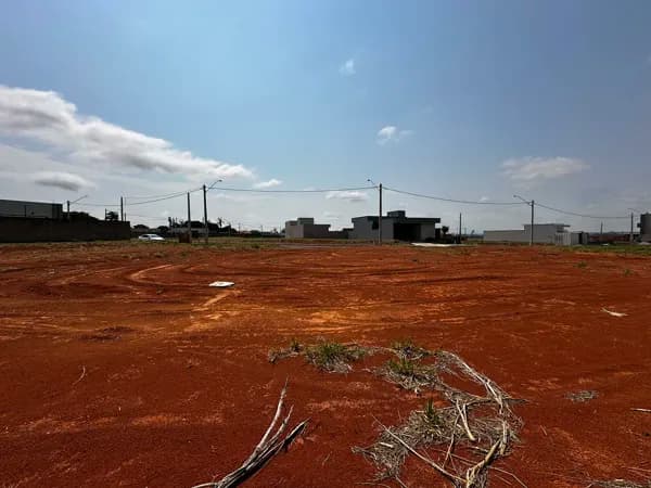 Terreno em Condomínio em Nova Odessa de 570 metros abaixo de R$ 1.000 o metro.