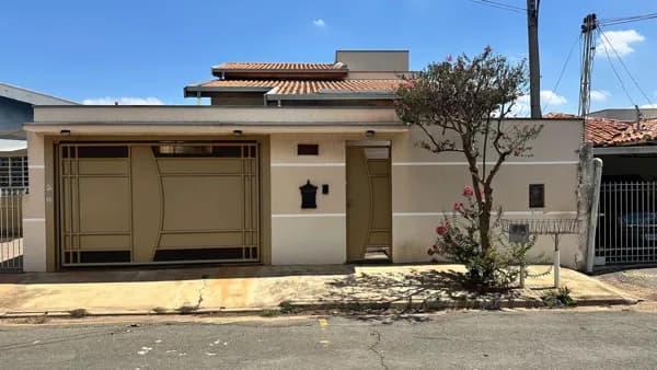 Casa com 3 Dormitórios a Venda ou Aluguel no Frezzarin em Americana SP