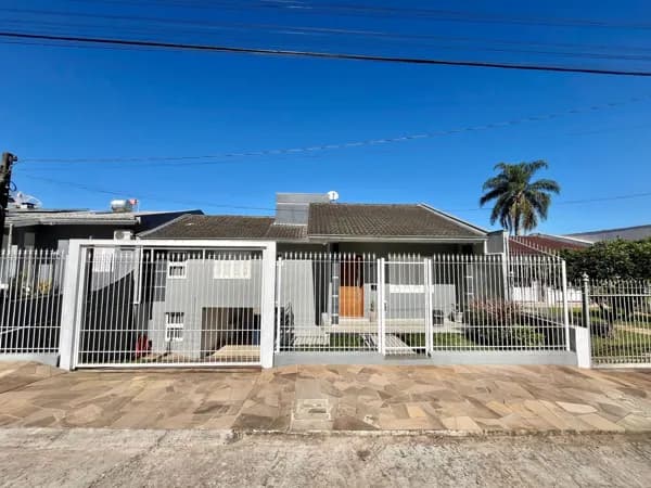 Casa à venda no bairro Glória em Carazinho/RS