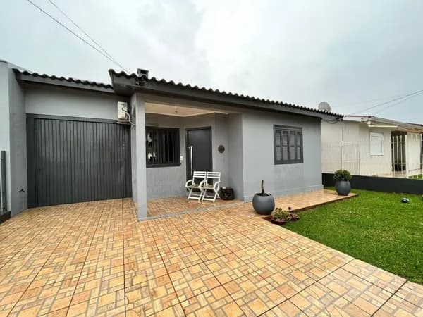 Casa à venda no bairro Loeff em Carazinho/RS