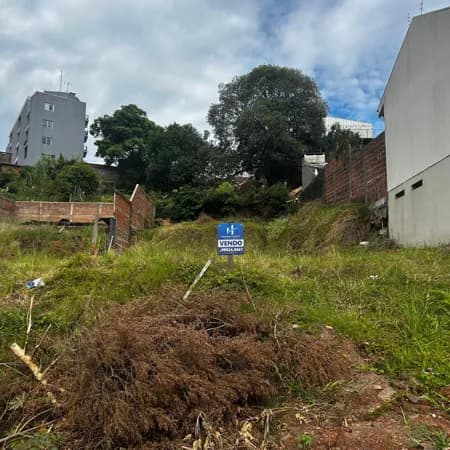 Terreno à venda no bairro Operária em Carazinho/RS