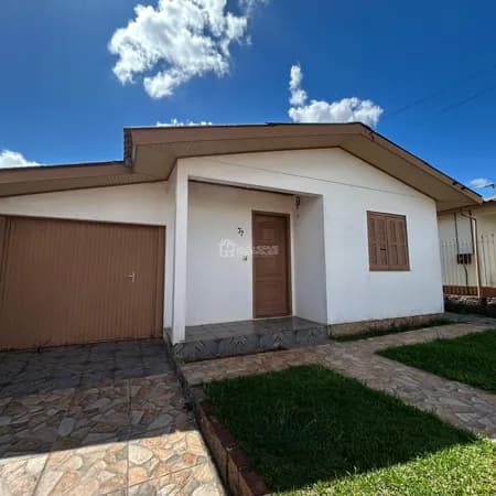 Casa à venda no bairro Planalto em Carazinho/RS
