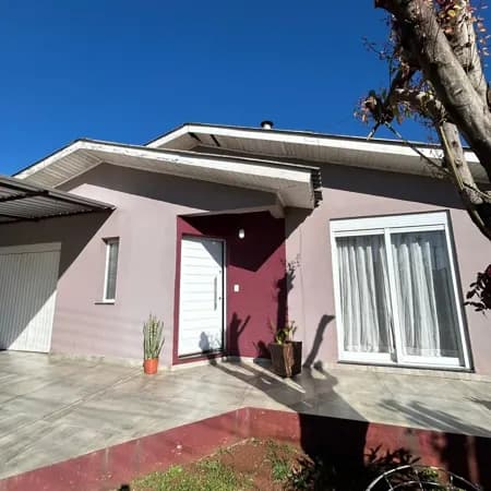 Casa à venda no bairro Loeff em Carazinho/RS