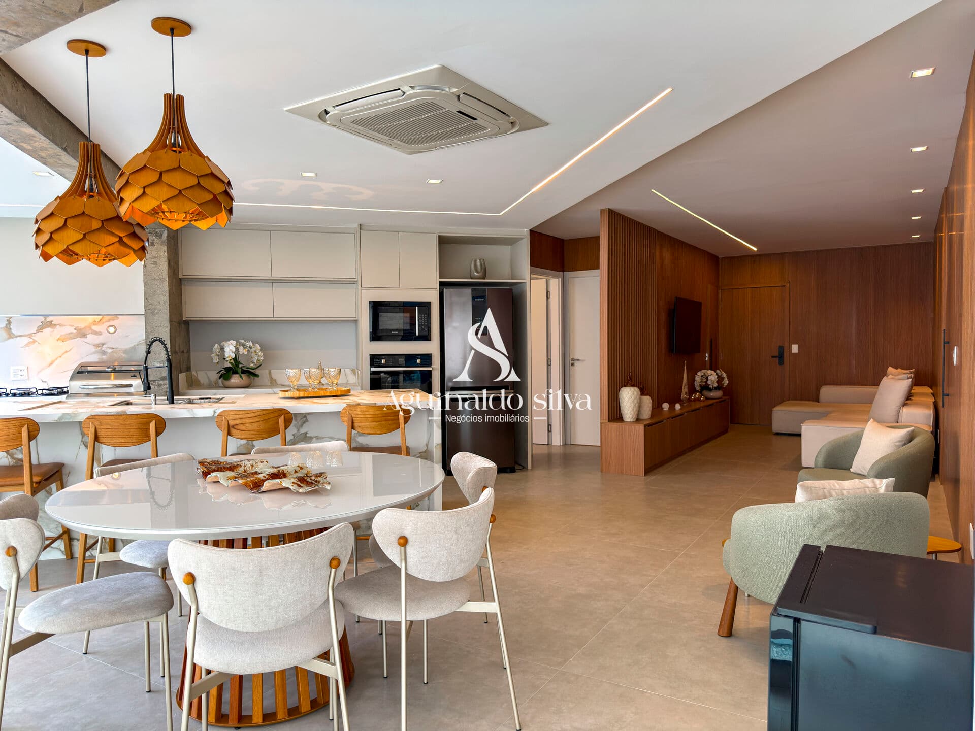 Apartamento Pé na areia, 4 Suítes à Venda em Riviera de São Lourenço, Bertioga - SP.