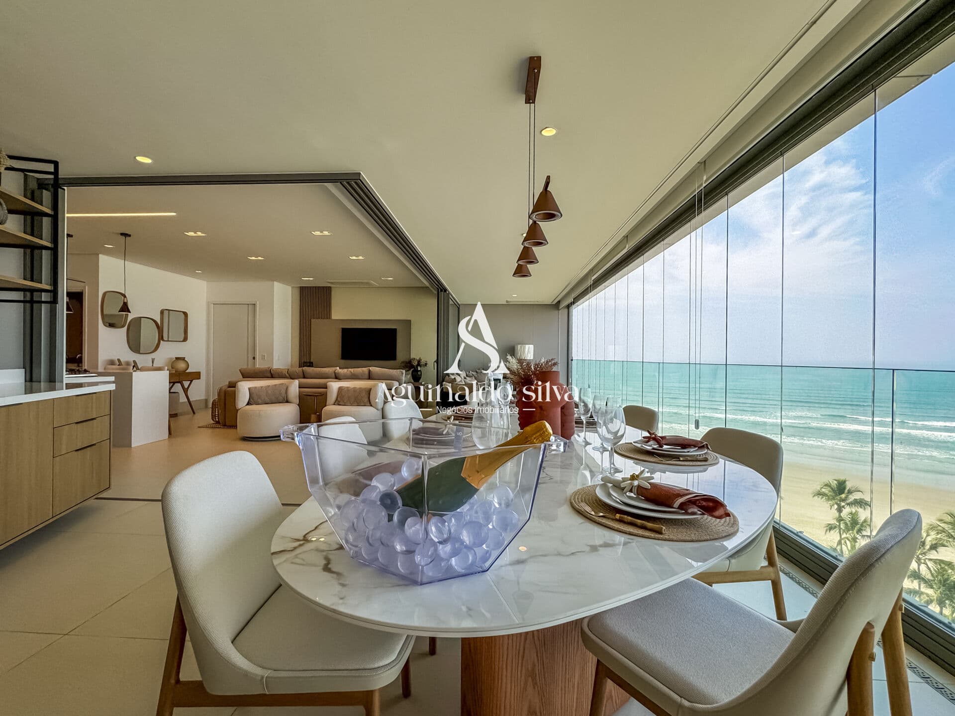 Apartamento à Venda, Pé na areia Frontal, 202m², 4 Suítes, em Riviera de São Lourenço, Bertioga - SP