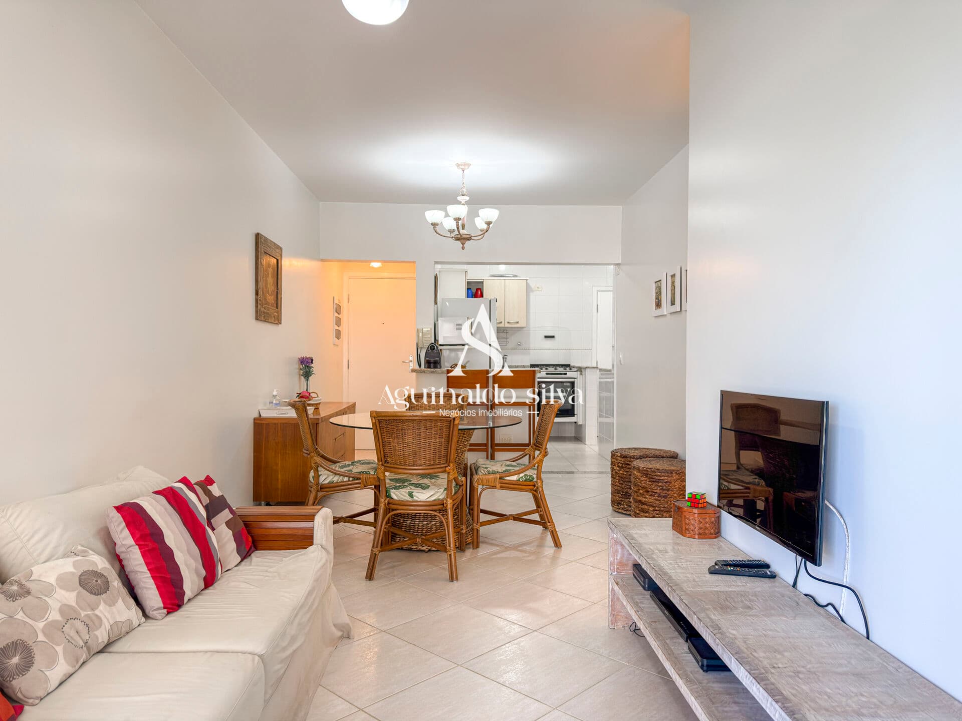 Apartamento Mobiliado à Venda, 3 Dorms, 1 Suíte em Riviera de São Lourenço - Berioga / SP.