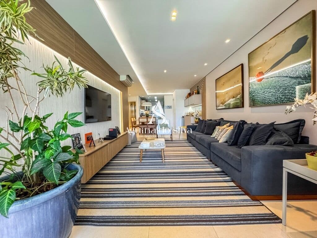 Apartamento Pé na Areia, com 153m³, 4 Suítes, 3 Vagas, à Venda Por R$ 6.500.000