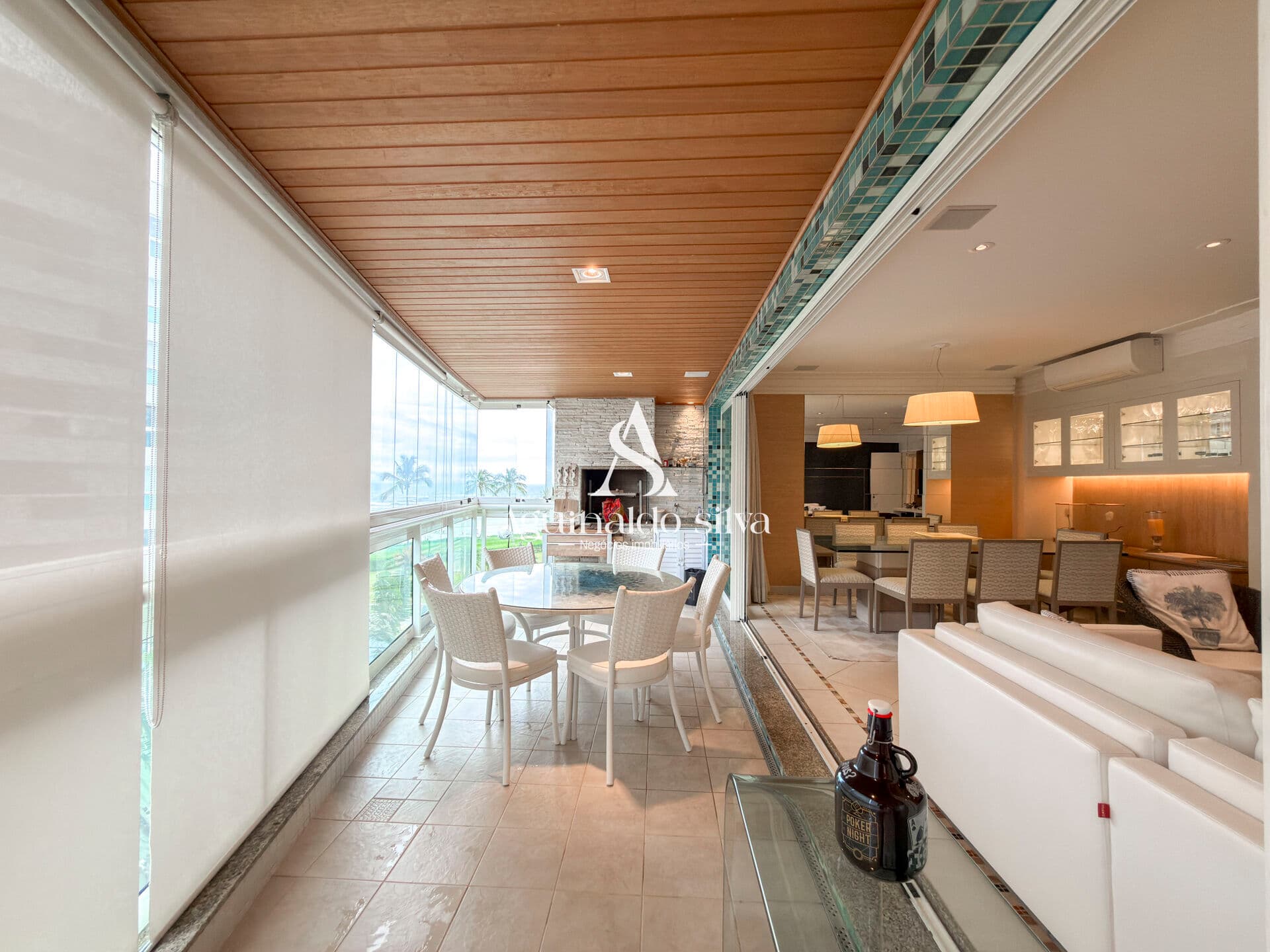 Apartamento a Venda, Pé na areia, 197m², 4 Suítes, em Riviera de São Lourenço - Bertioga SP
