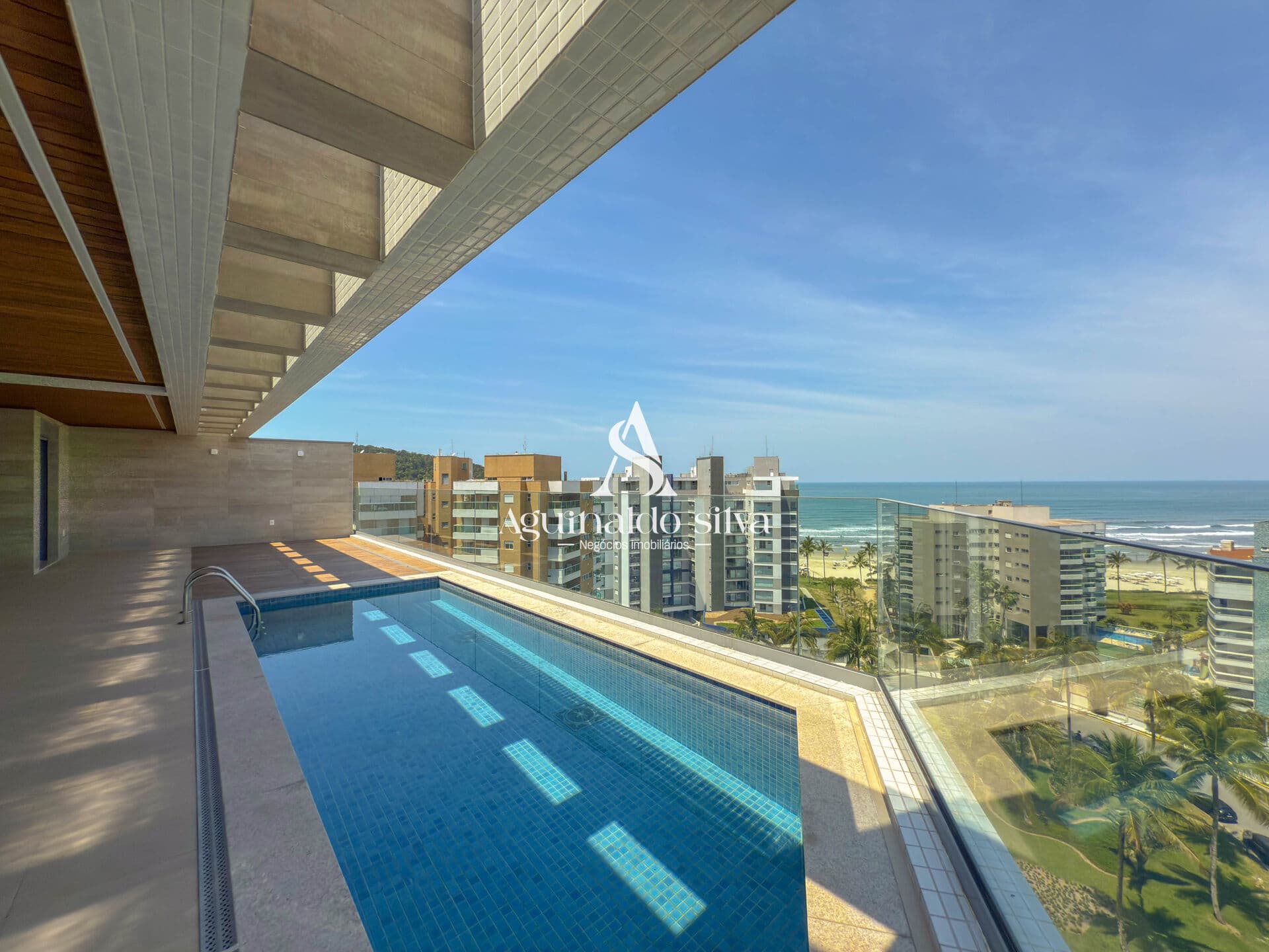 Cobertura à Venda, 274m², em Riviera de São Lourenço - 4 Suítes, Vista para o Mar e 3 Vagas