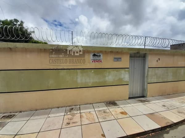 Casa Alto Padrão para Venda em Planalto Iguatu-CE
