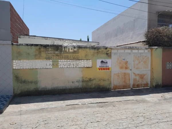 Casa Padrão para Venda em 7 de Setembro Iguatu-CE