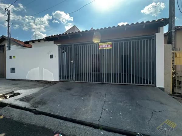 Casa Alvenaria para Aluguel em Centro Novo Horizonte-SP