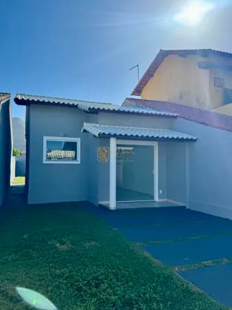 Casa linear no bairro Jardim Atlântico Oeste em Maricá-RJ