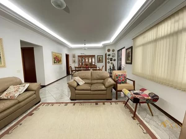 Casa em Marília - Jardim Tropical