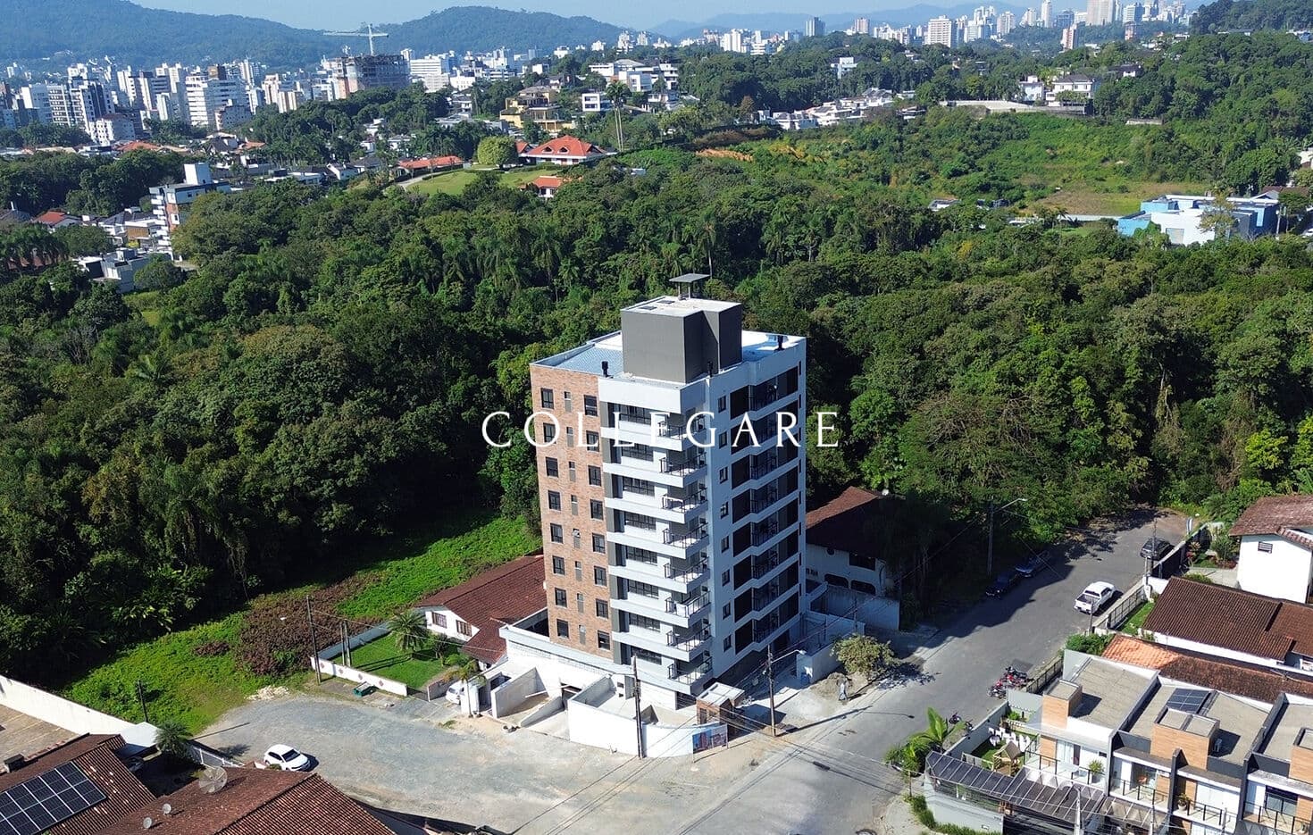 Apartamento novo com torre única e vista para serra!
