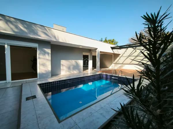Casa Plana Alto Padrão no Bairro Floresta