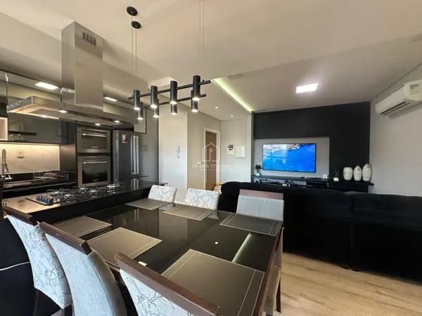 Apartamento Semimobiliado no Bairro Saguaçu
