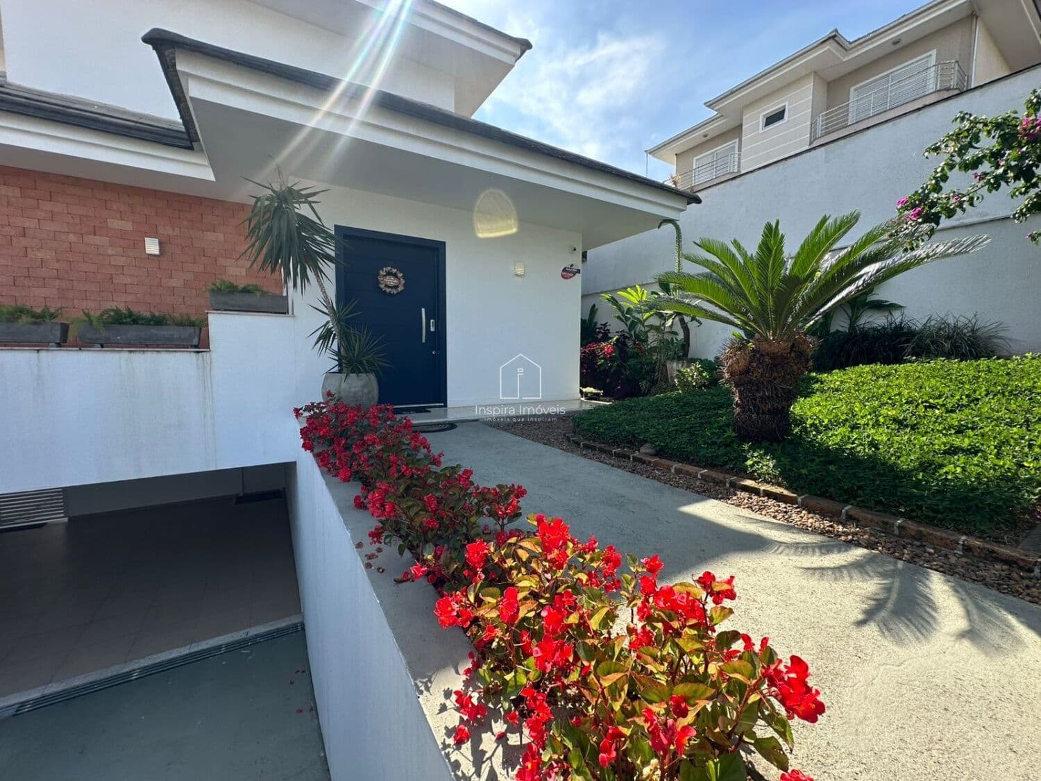 Casa Triplex Alto Padrão no Bairro Saguaçu