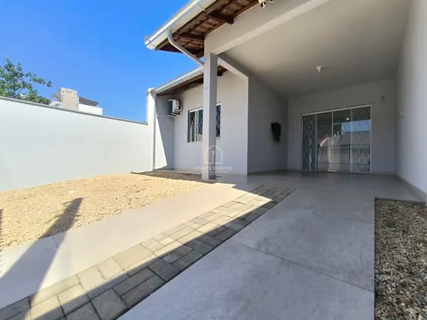 Casa em Balneário Piçarras á venda no bairro Itacolomi