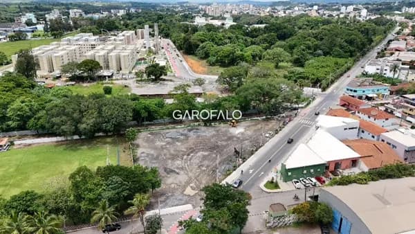 Terreno comercial plano