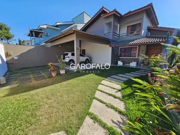 Casa Residencial de ALTO PADRÃO, 4 quartos, 3 salas, área gourmet, lazer, piscina, à VENDA !