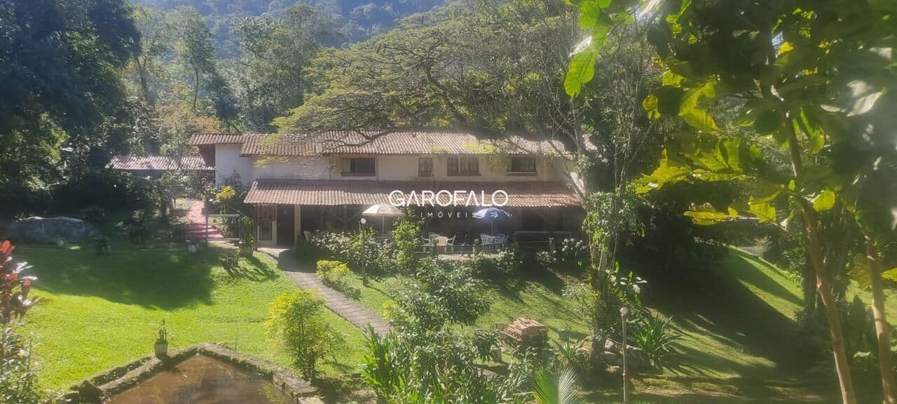 Belíssima residência na serra de Teresópolis.