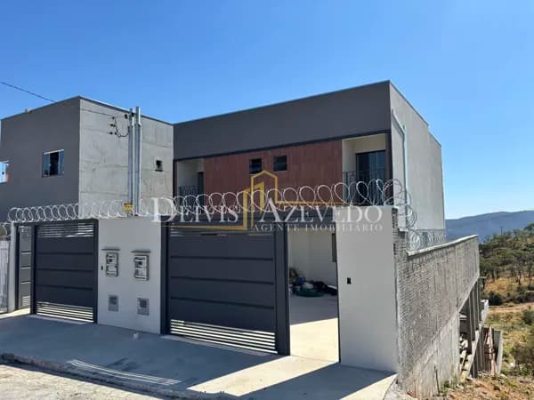 Casa 03 Quartos (c/ suíte) com Quintal