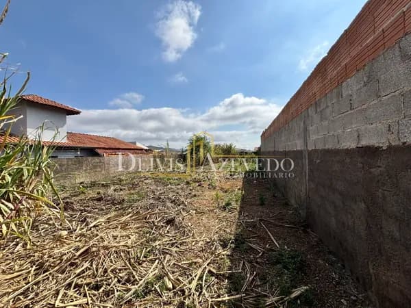 Lote totalmente plano