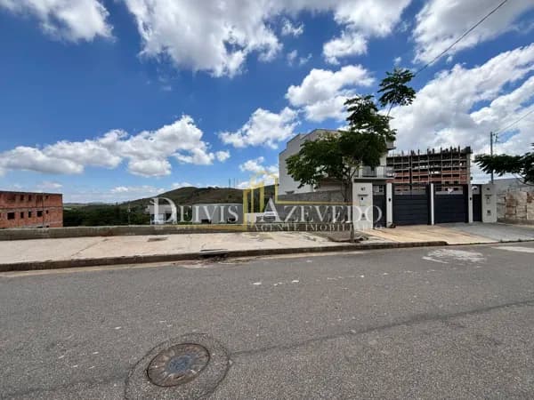 Lote à Venda