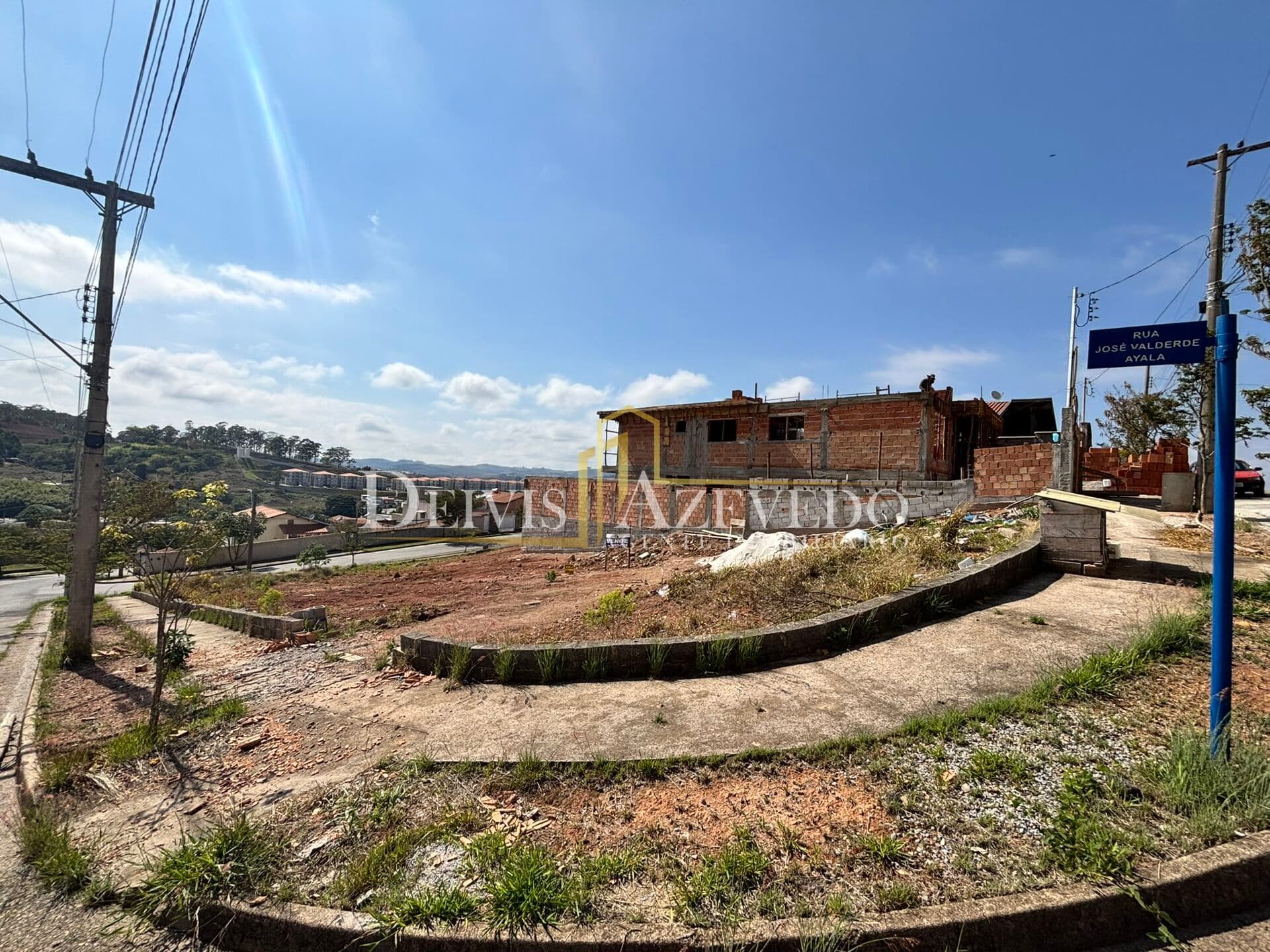 Lote de Esquina à venda