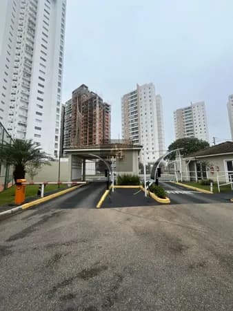 Casa em Sorocaba - Parque Campolim