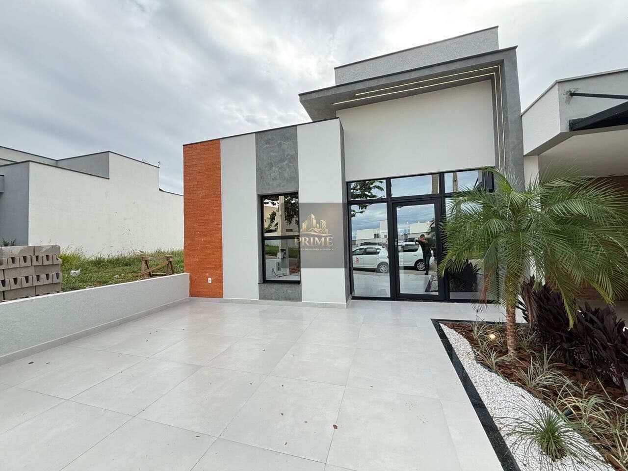 Casa em Condomínio com Piscina