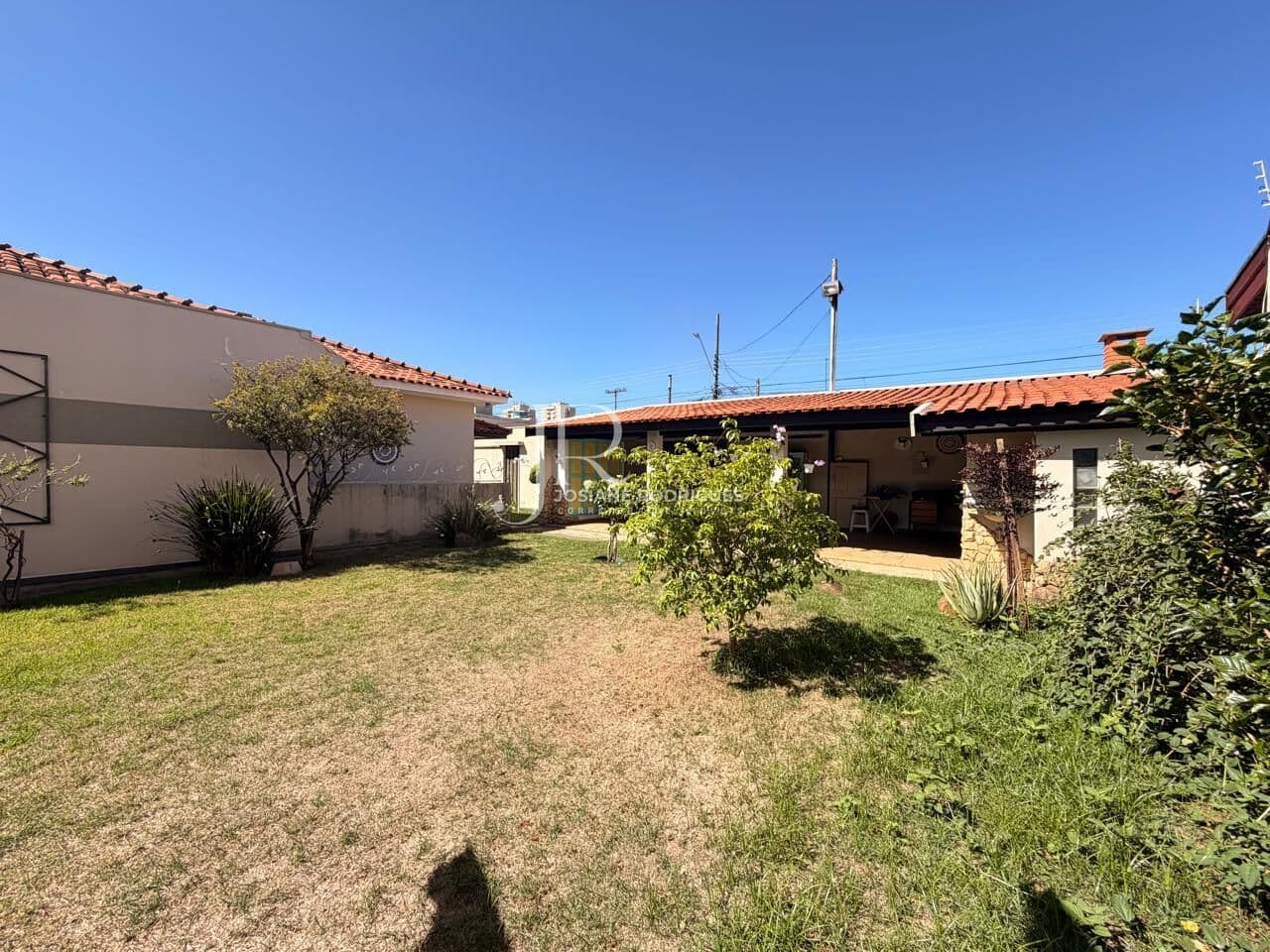 Casa edícula com 01 suíte no Jardim Progresso em Americana - SP