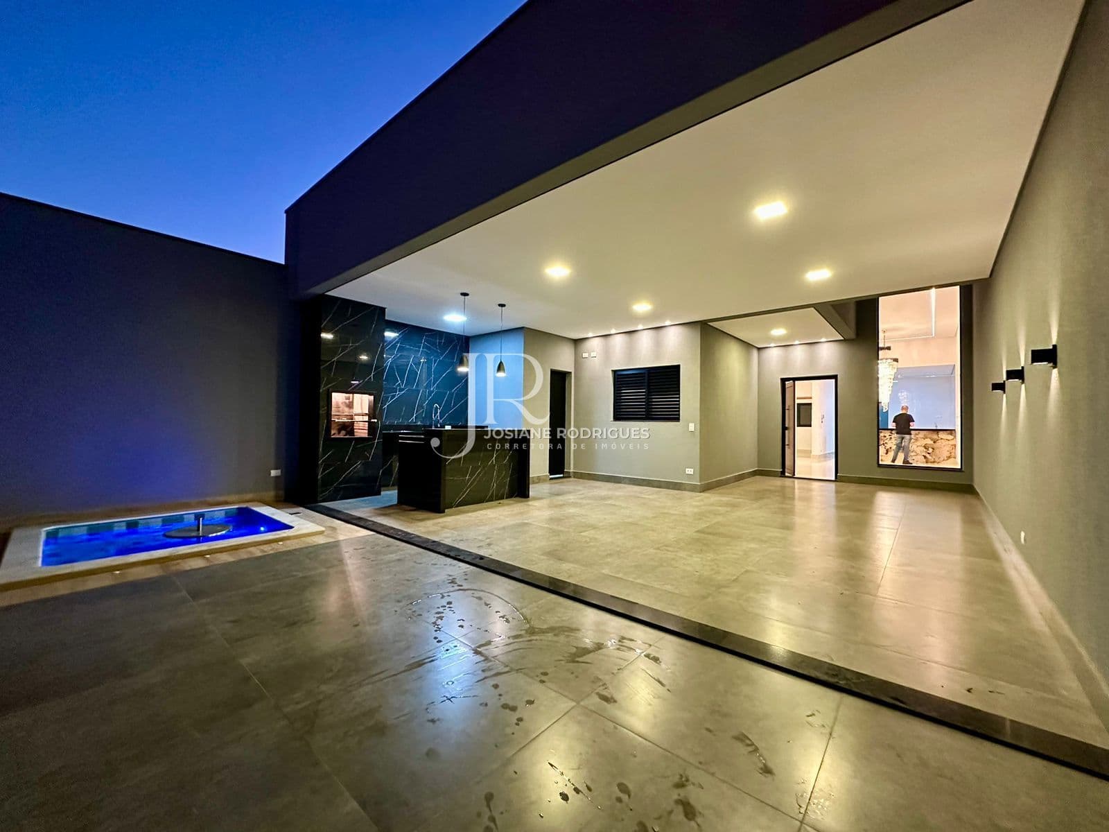 Casa nova á venda com 200m² de terreno Spa e gourmet em Santa Barbara D´oeste.