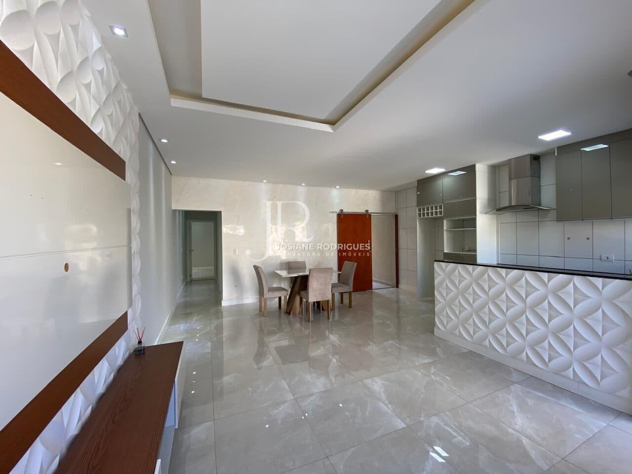 Casa à venda com 02 dormitórios no Jardim Boer em Americana - SP