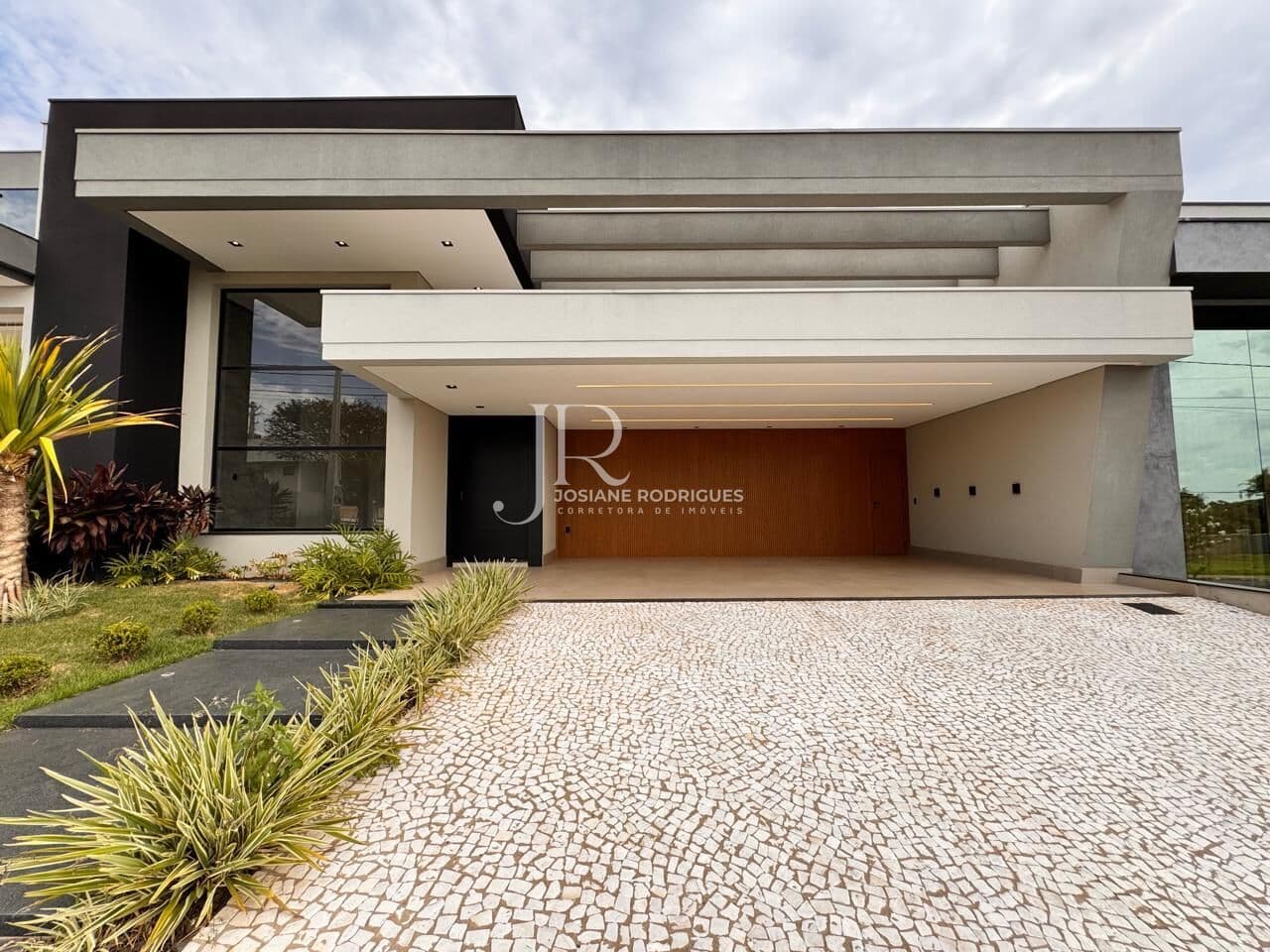 Casa à venda com 03 suítes no Condomínio Phillipson Park em Americana-SP