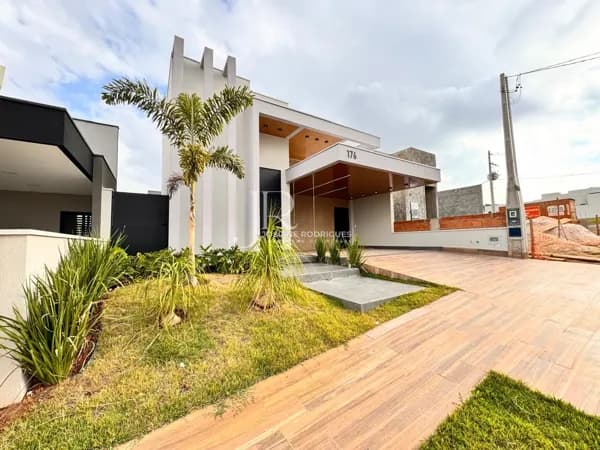 Casa à venda com 03 suítes, sendo uma suíte master com closet no condomínio Engenho Velho em Nova Odessa. - SP