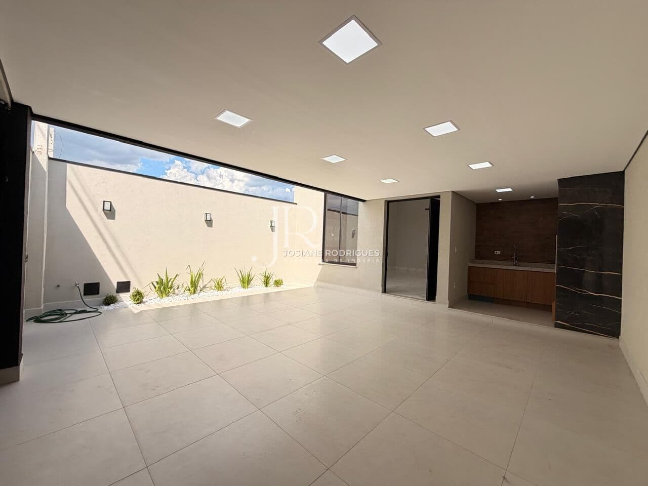 Casa à venda com 03 dormitórios, sendo 01 suítes no Frezzarin II em Santa Barbara D´oeste