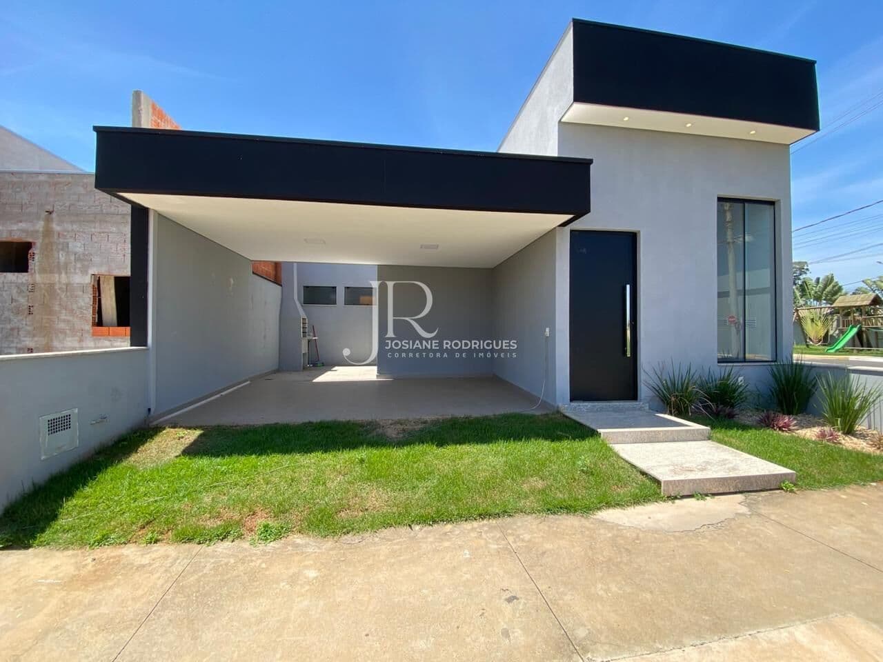 Casa à venda 03 dormitórios sendo 01 suíte no condomínio Vila dos Salgueiros em Americana - SP