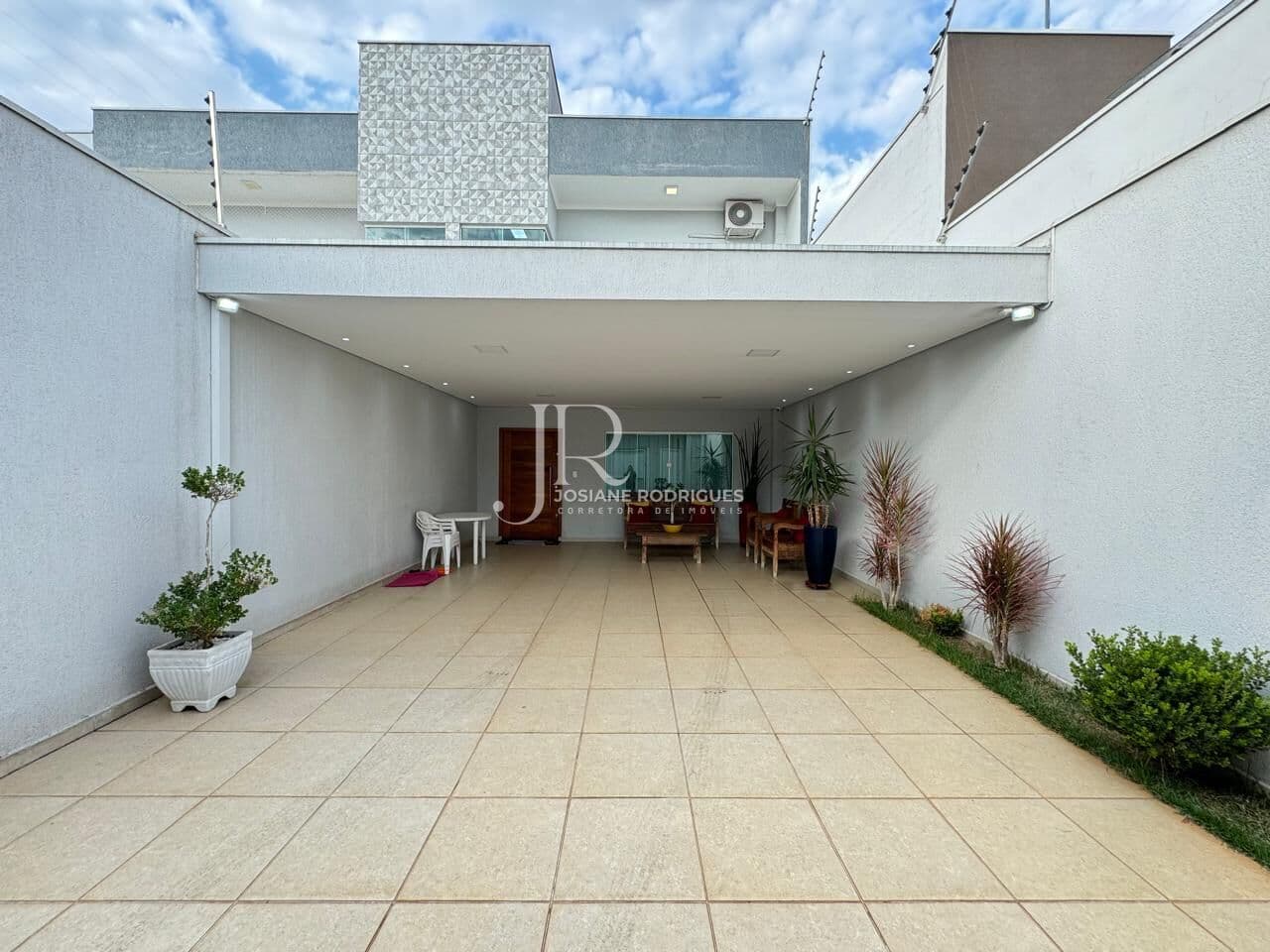 Casa à venda com 03 dormitórios sendo 01 suíte no Terramérica em Americana-SP