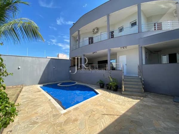 Casa à venda com 03 suítes, sendo uma master com closet, no Jardim Maria Helena em Nova Odessa - SP