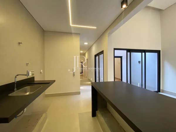Casa à venda com 3 dormitórios, sendo 1 suíte na Vila Omar em Americana - SP