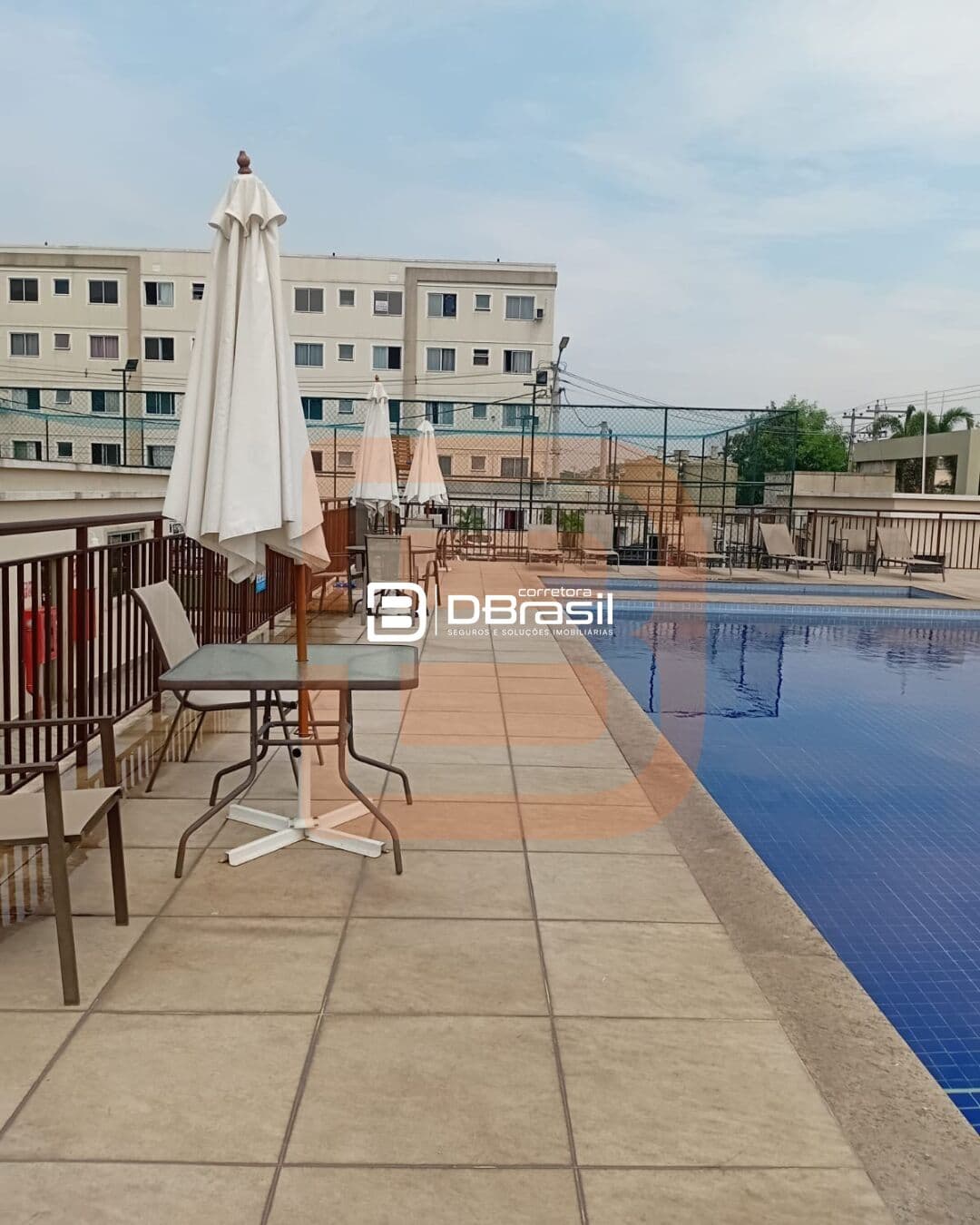 Apartamento Padrão em Neves, São Gonçalo / RJ