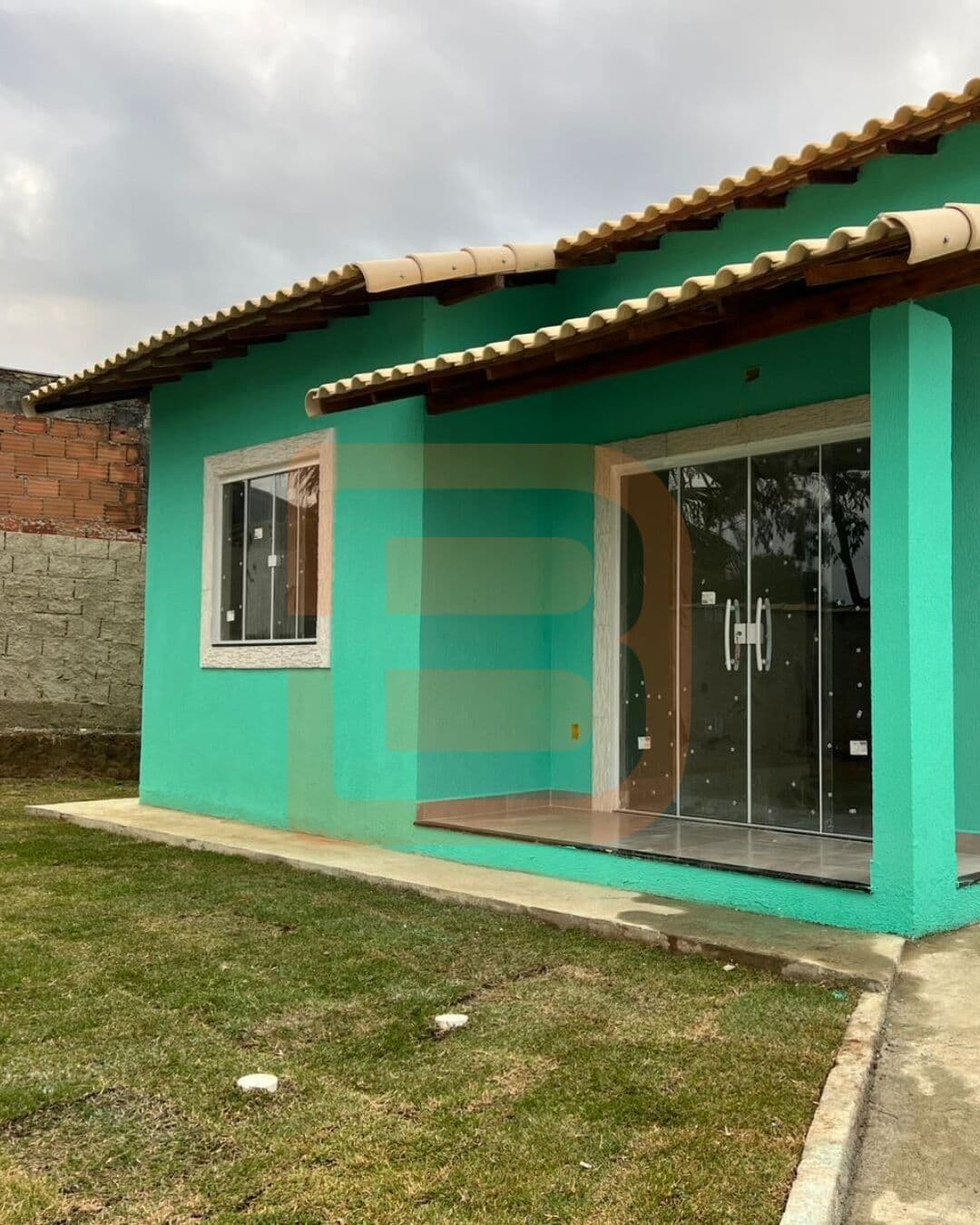 Casa Padrão em Jacaroá, Maricá/RJ