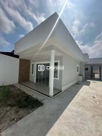 Casa Padrão em Raphaville, Maricá/RJ
