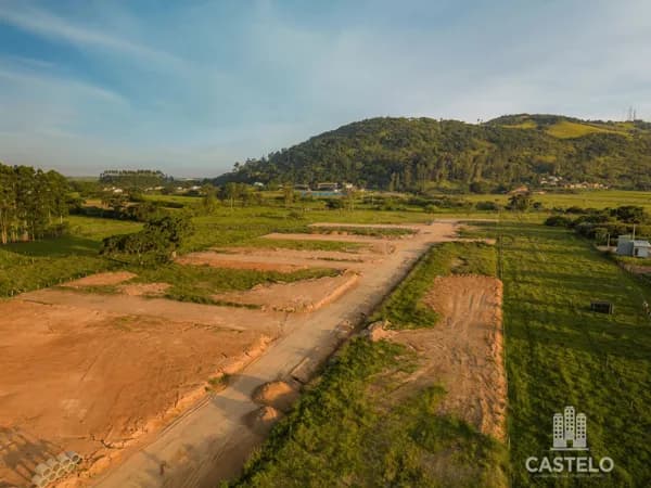 TERRENO EM LOTEAMENTO