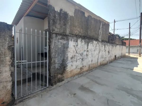 Casa Padrão para Aluguel em Jardim Araújo Votorantim-SP